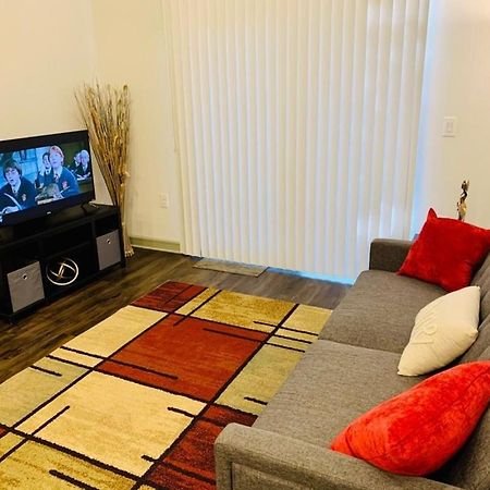 Downtown Apt Free Parking - Pool - Gym - Fully Kitchen ヒューストン エクステリア 写真
