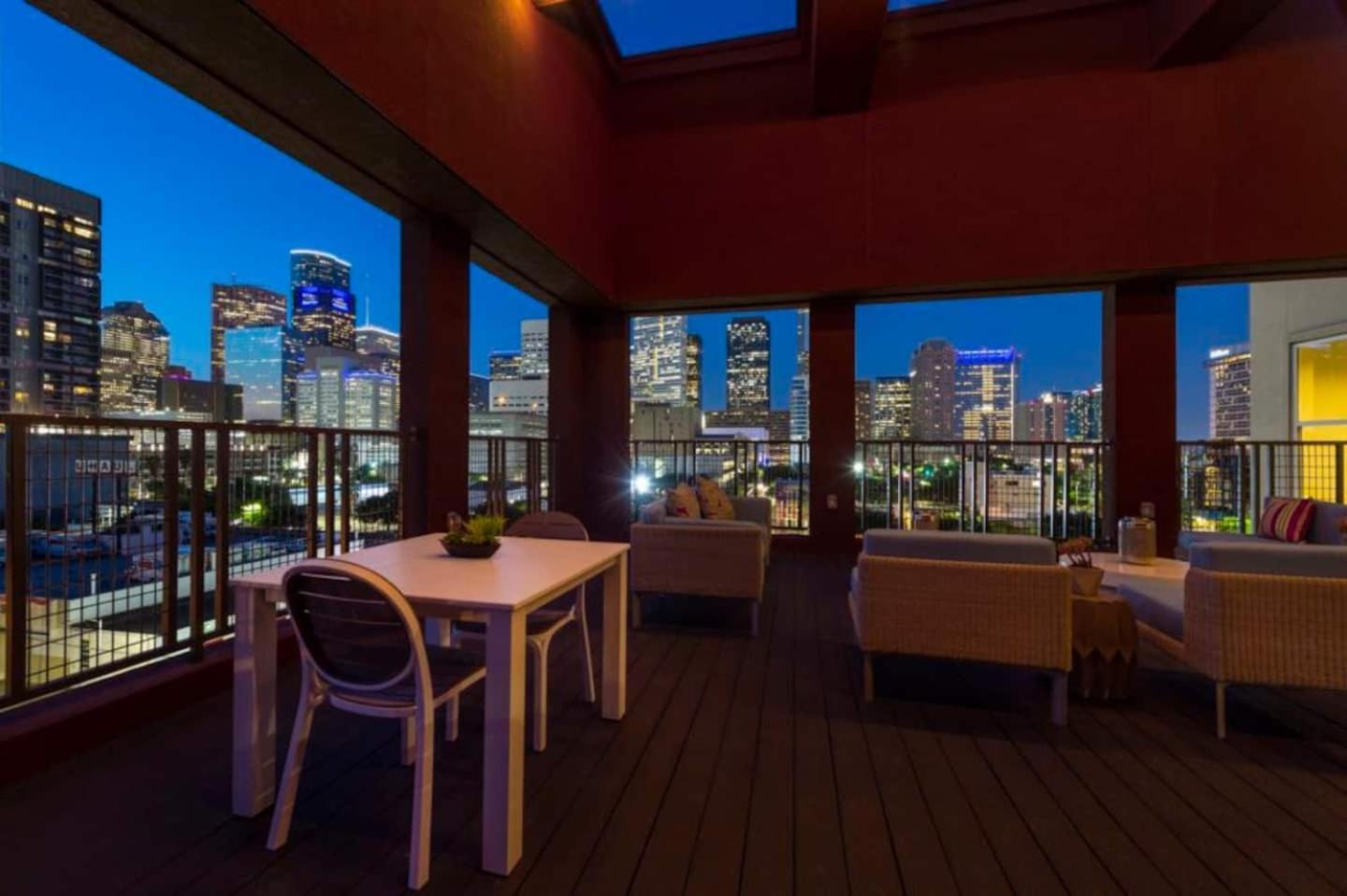 Downtown Apt Free Parking - Pool - Gym - Fully Kitchen ヒューストン エクステリア 写真