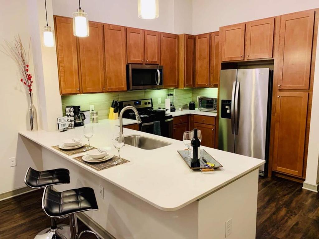 Downtown Apt Free Parking - Pool - Gym - Fully Kitchen ヒューストン エクステリア 写真
