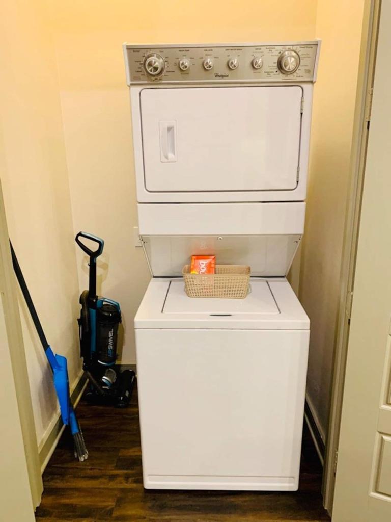 Downtown Apt Free Parking - Pool - Gym - Fully Kitchen ヒューストン エクステリア 写真