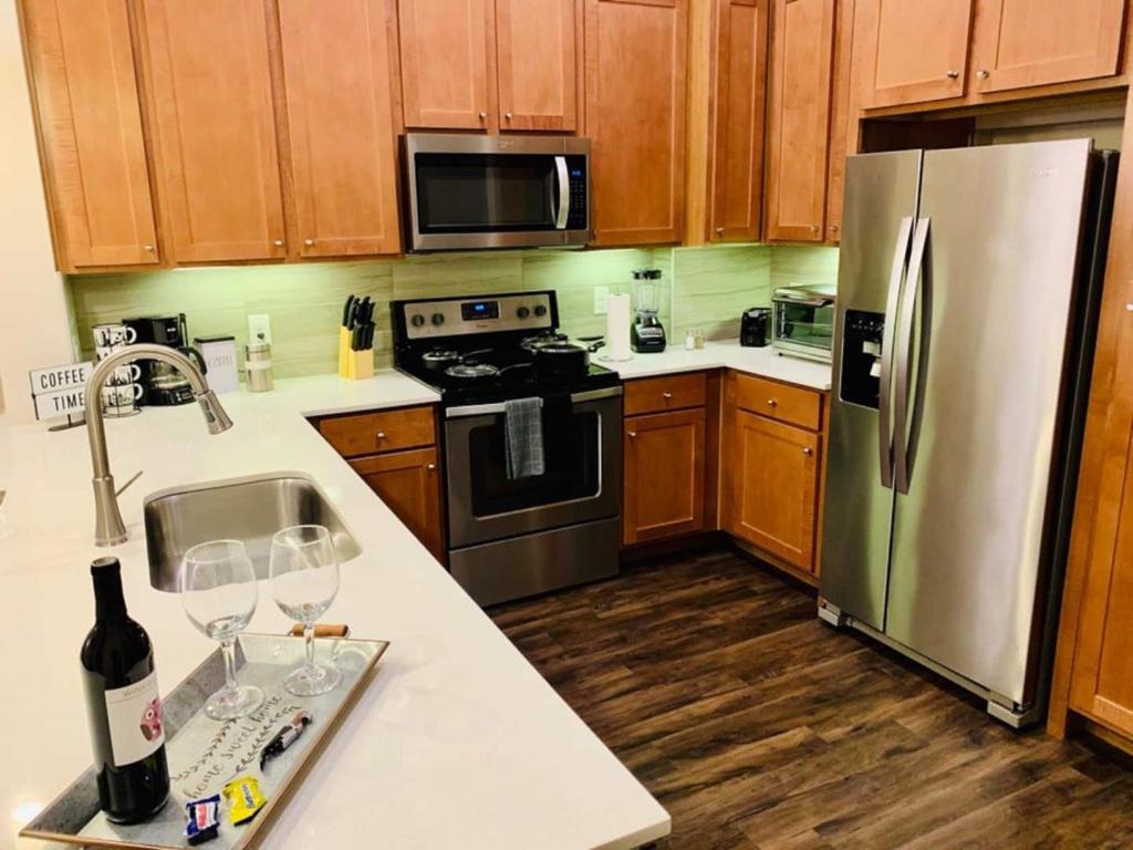 Downtown Apt Free Parking - Pool - Gym - Fully Kitchen ヒューストン エクステリア 写真
